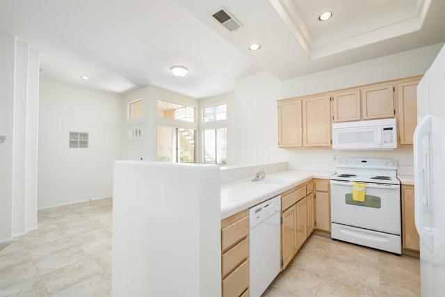 Building Photo - 16050 Circa De Lindo