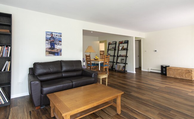 Foto del edificio - 1333 Maple Ave