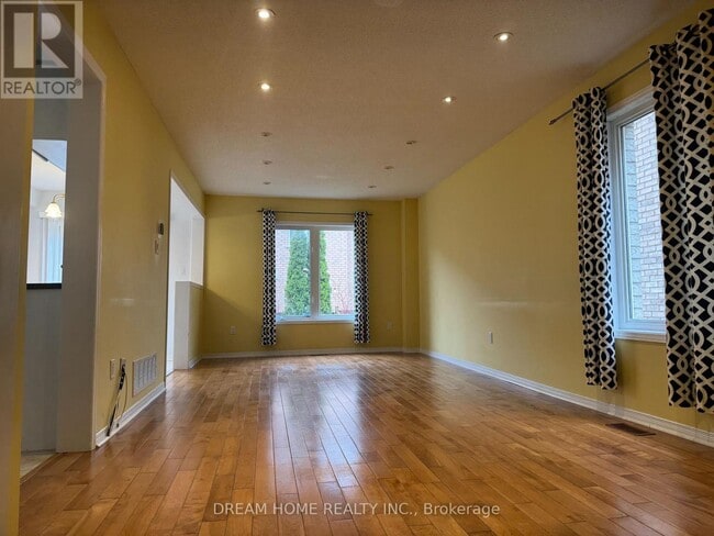 Building Photo - 222 Coleridge Dr