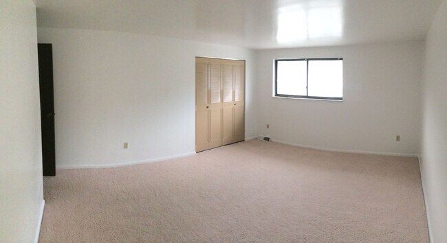 Building Photo - Shaler 2 Bedroom Townhouse