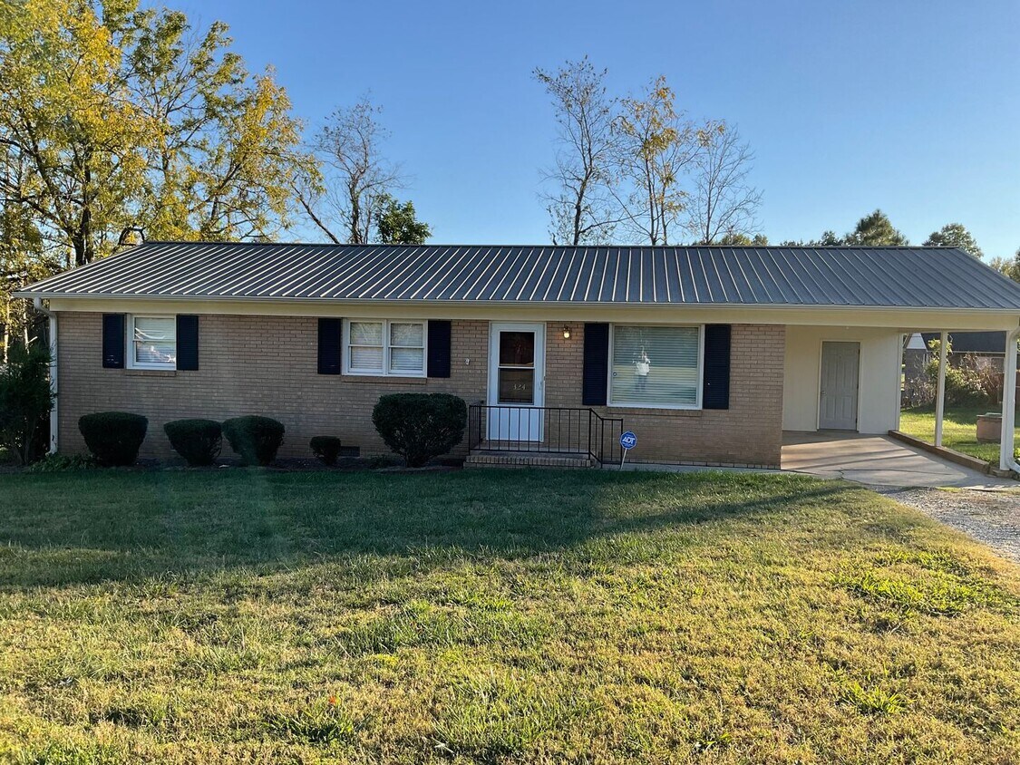 Primary Photo - Home For Rent with Carport