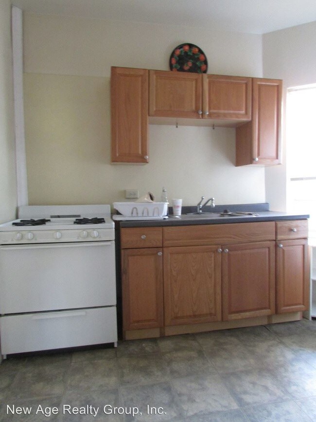 Building Photo - 1234 S 45th St