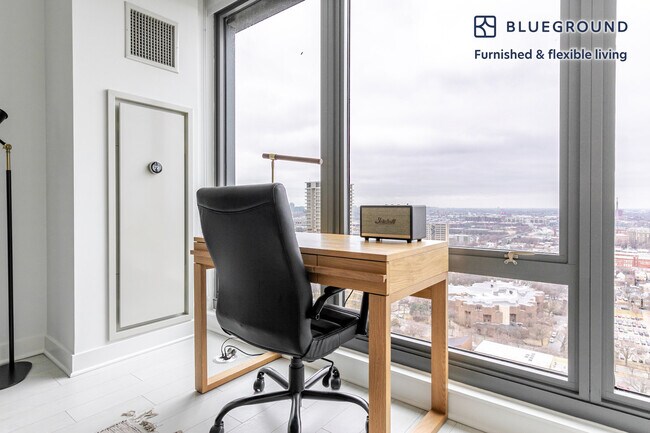 Foto del edificio - 1035 W Van Buren St