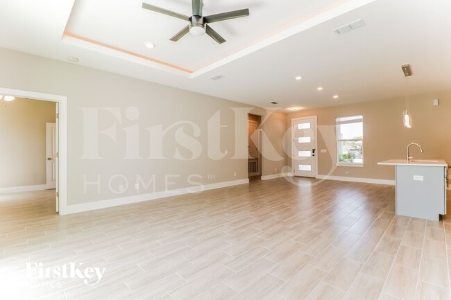 Building Photo - 258 Big Sioux Dr