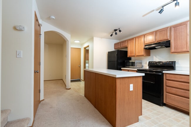 Building Photo - 2732 Hidden Springs Loop SE