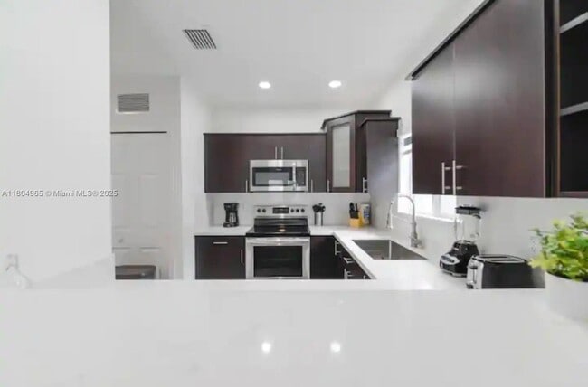 Building Photo - 8758 NW 22nd Ct