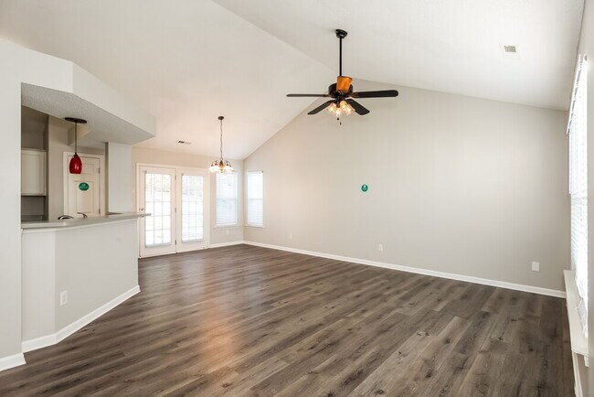 Building Photo - 5832 Mahogany Pl SW