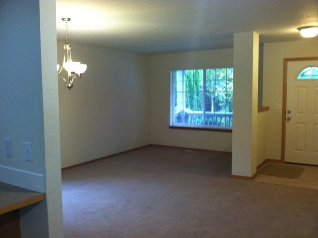 Building Photo - 4736 Kapalea Way SE