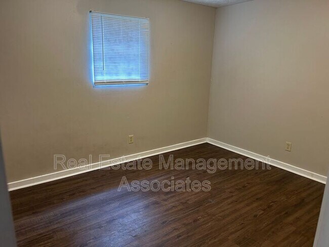 Foto del edificio - 413 N Hill St