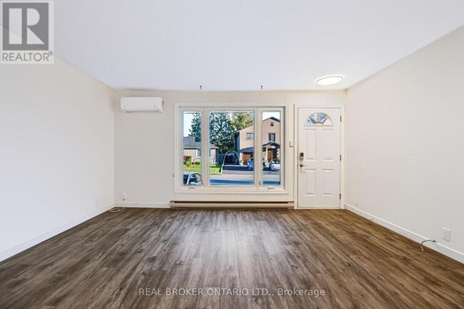 Photo du bâtiment - 1525 Rosebella Ave