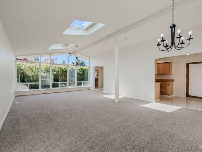 Building Photo - Move in ready 3 bed 2 bath rambler W/ new ...
