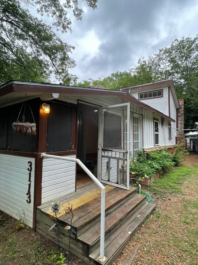 Foto principal - 3113 Vine St