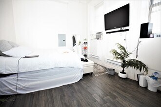 Building Photo - 227-229 Washington St