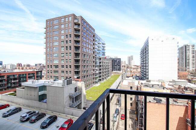 Building Photo - 1212 N La Salle St