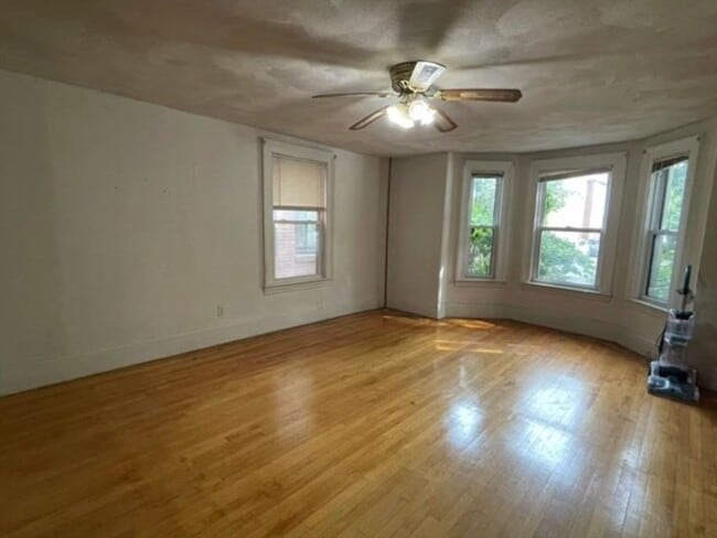 Building Photo - 251 Broadway