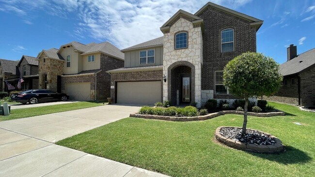 Building Photo - Largest Home in the ENCLAVE, Resort Style ...