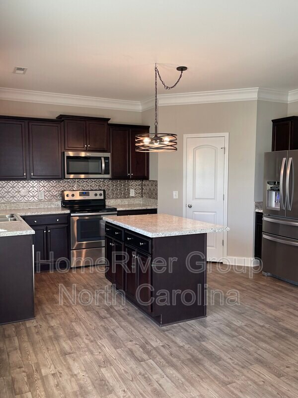 Building Photo - 14 Cloverfield Ct