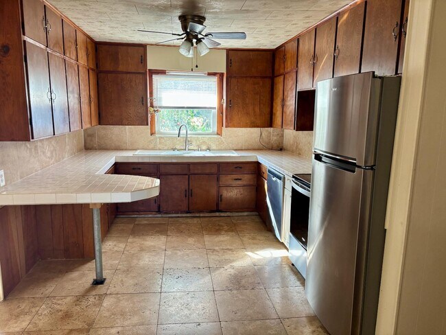 Foto del edificio - 6919 Deep Springs Rd
