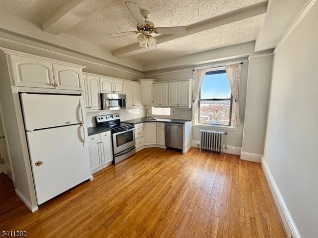 Foto del edificio - 363-377 Mt Prospect Ave