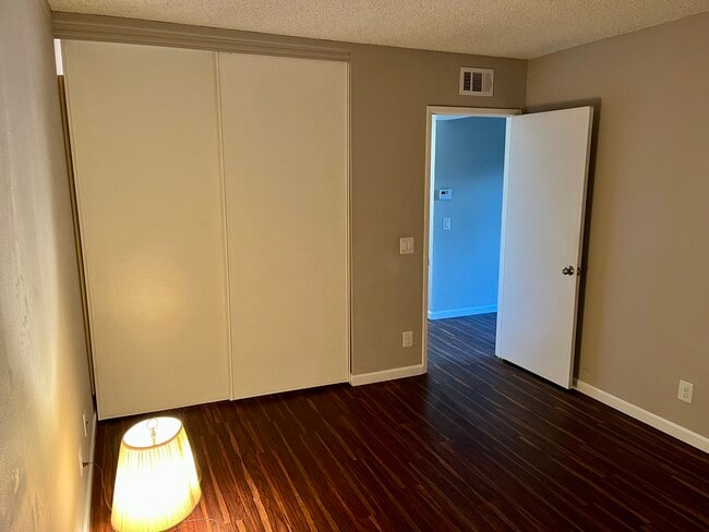 Foto del edificio - 1811 E Grand Ave