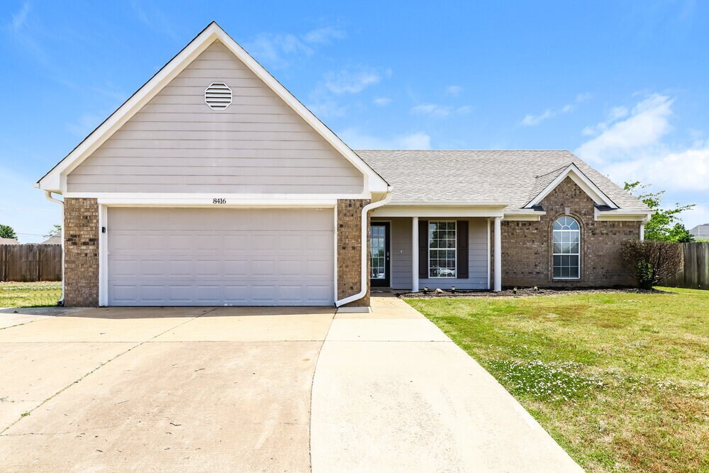 Foto principal - 8416 Berkley Dr