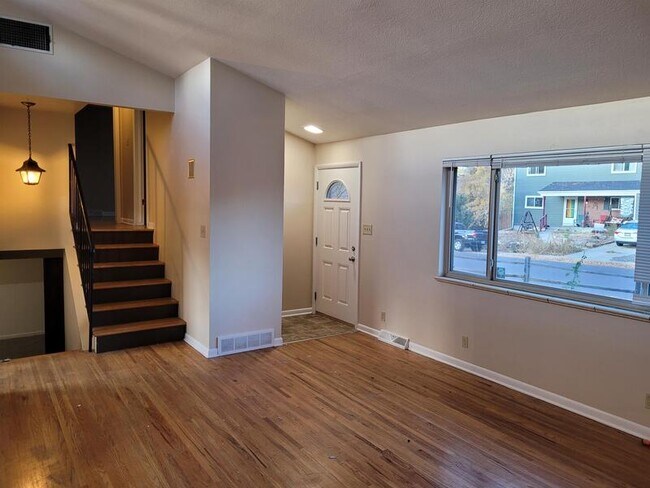 Building Photo - 5942 Taft Street