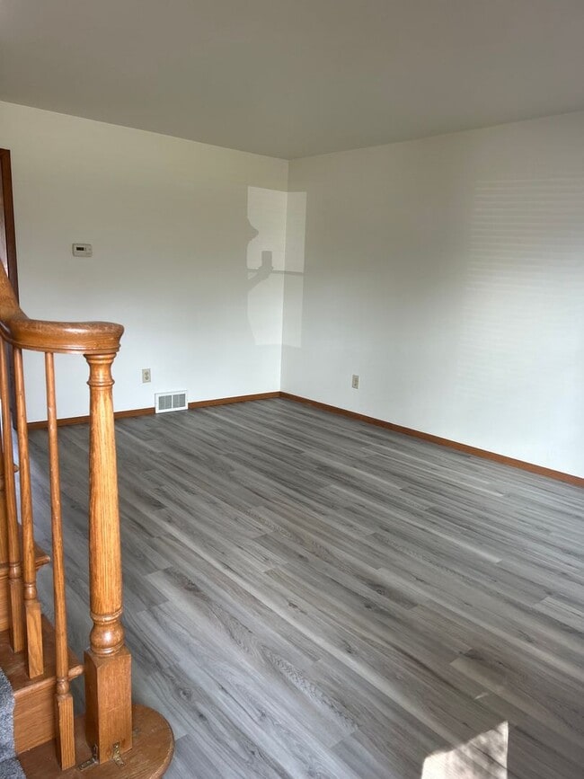 Building Photo - 1001-1007 Brookwood