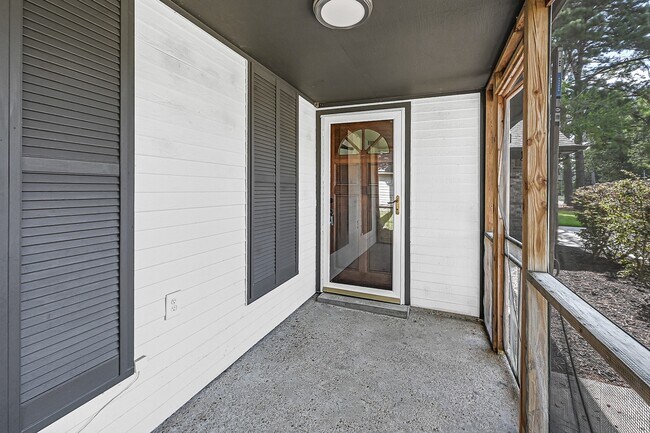 Building Photo - 915 S Diamondhead Blvd