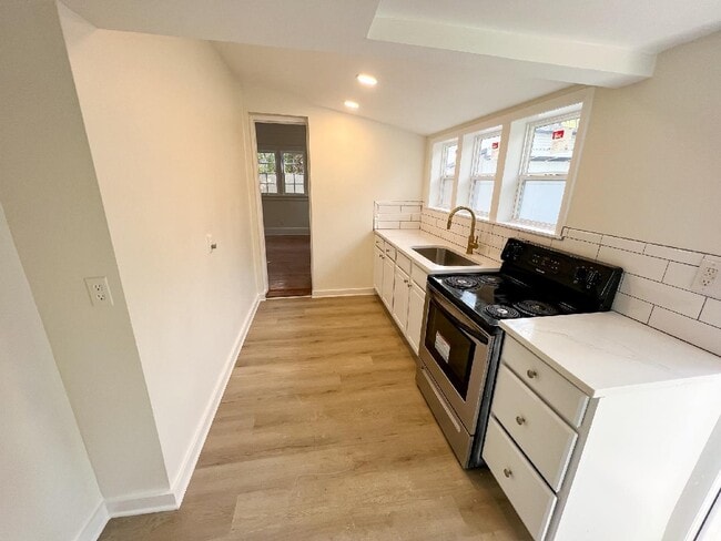 Foto del edificio - 2414 Central Ave