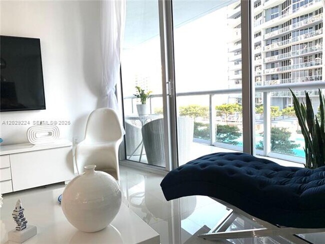 Foto del edificio - 475 Brickell Ave