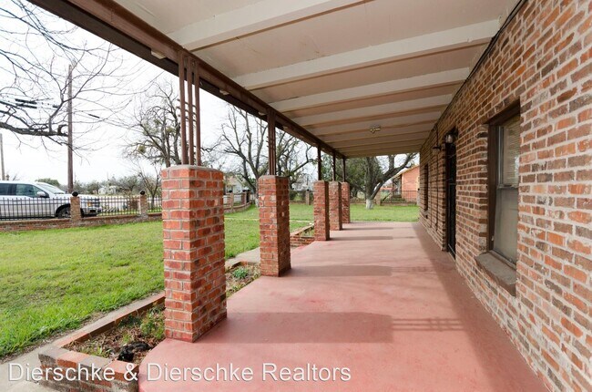 Building Photo - 3 br, 2.5 bath House - 22 E. 29th
