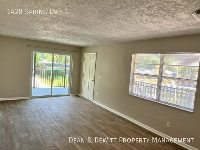 Building Photo - Clearwater APT - 2/2 For Rent