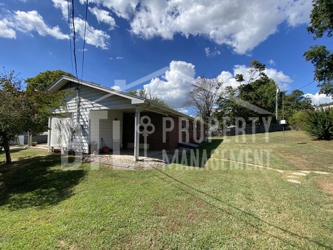 Building Photo - Beautiful Duplex in Branson