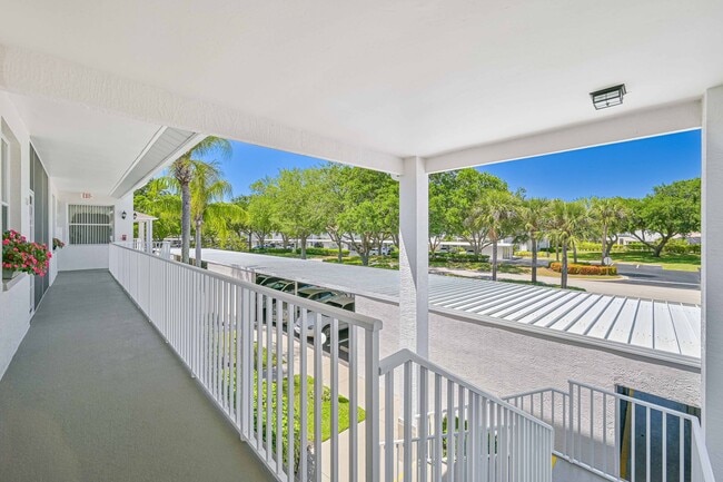 Building Photo - ** Country Creek 2 + Den Condo ~ Bundled G...