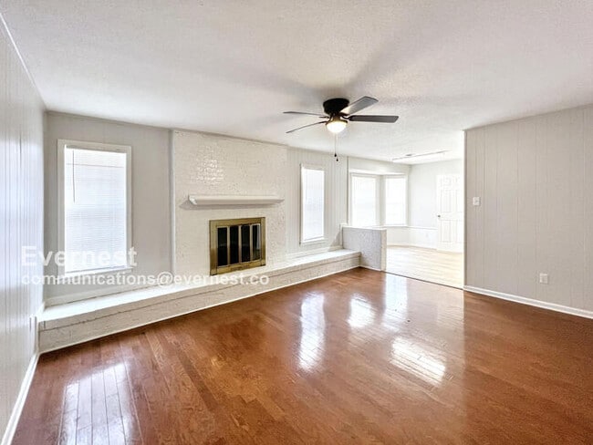 Building Photo - 5697 Tulip Tree Dr