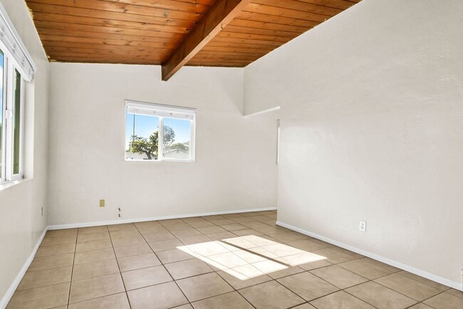 Building Photo - Clairemont Mesa Blvd 4414-4416 Duplex