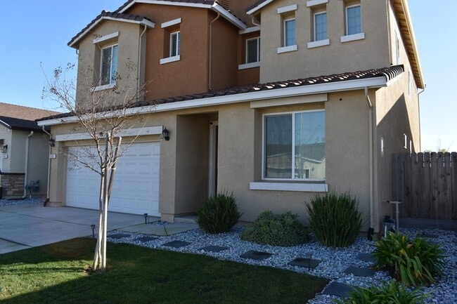 Building Photo - 652 Marybelle Dr