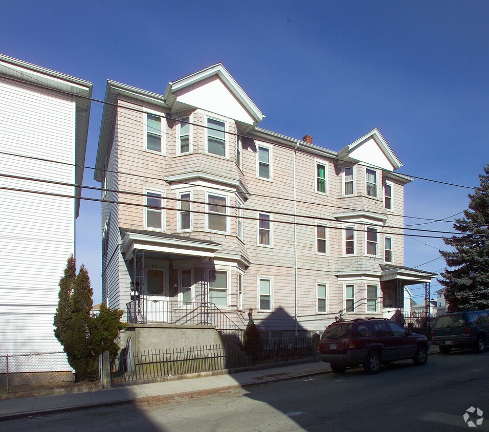 Primary Photo - 394-396 William St