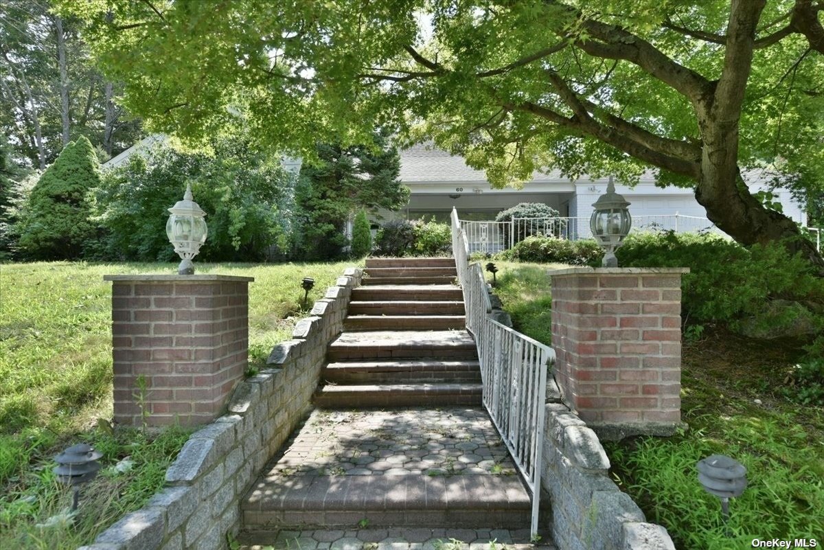 Primary Photo - 60 Melville Ln