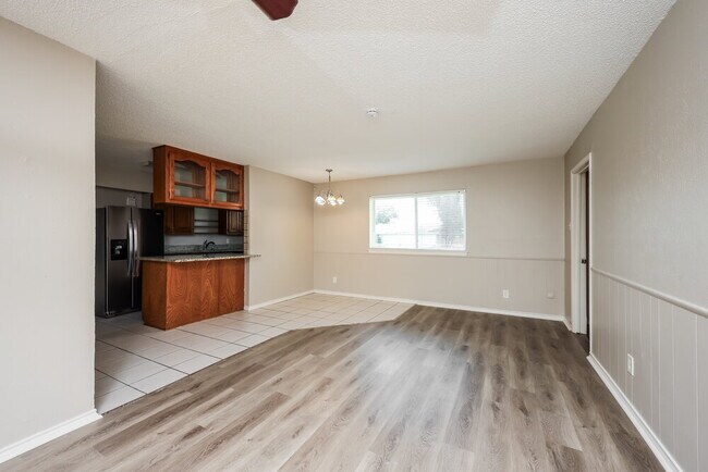 Foto del edificio - 1214 Ashland Dr