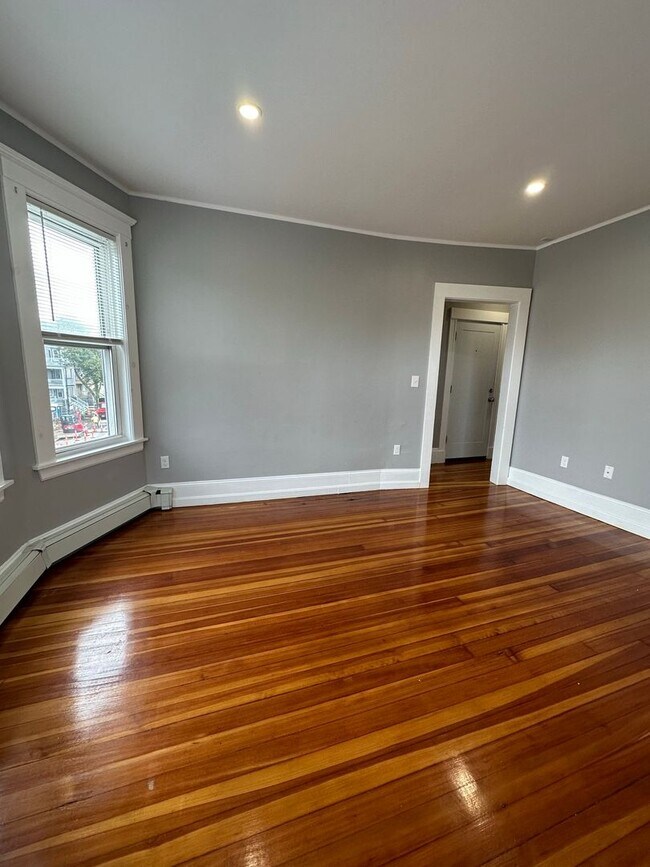 Building Photo - 1631dor
