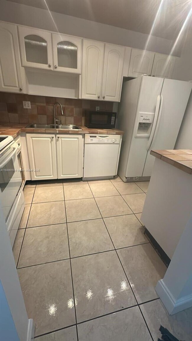 Foto del edificio - 10441 Mahogany Key Cir