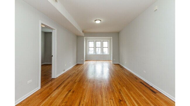 Building Photo - 4808 N Ridgeway Ave