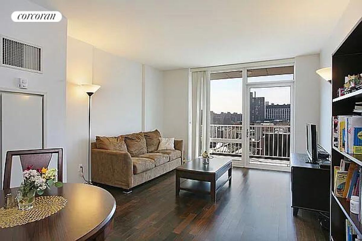 Foto principal - 340 E 23rd St