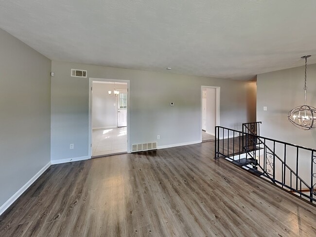 Building Photo - 668 Brakebill Ave