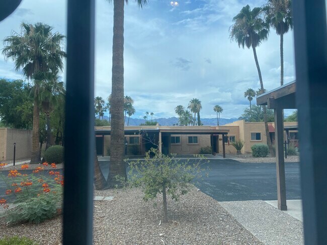 Foto del edificio - 7856 E Linden Pl