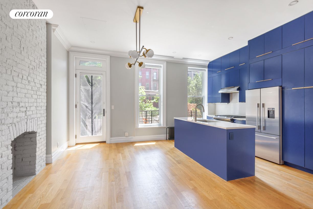 Foto principal - 294 Putnam Ave