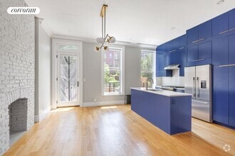 Building Photo - 294 Putnam Ave