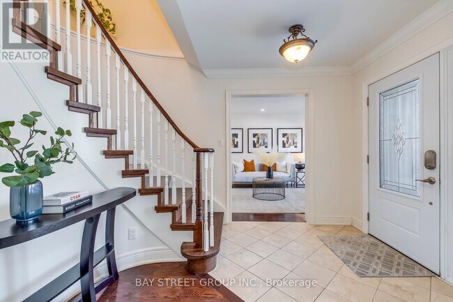 Building Photo - 1128 Lansdown Dr