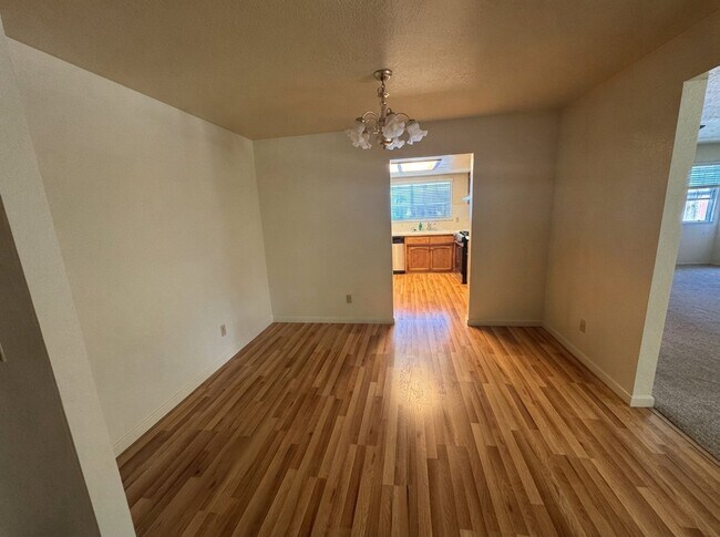 Building Photo - 398 Corrida Dr